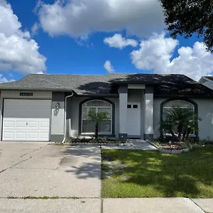 Cozy 3 Bedroom Close To Everything In Tampa! Holiday home Tampa